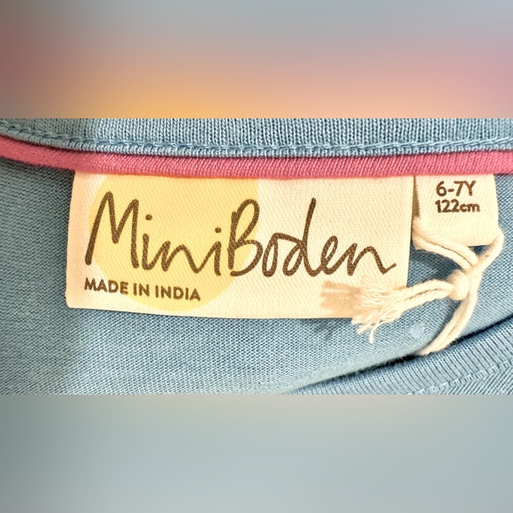 Mini Boden NWT SZ 6/7Y Blue and White Kids Shirt with Winter Otter - Picture 4 of 5